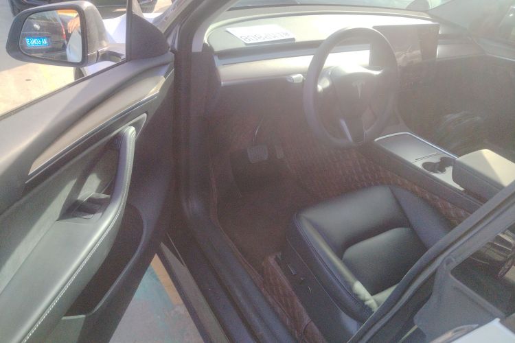 特斯拉 Model Y 2022款 改款 后轮驱动版中控内饰20