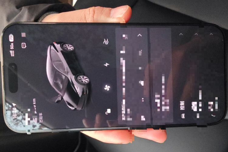 特斯拉 Model Y 2021款 标准续航后驱版中控内饰11