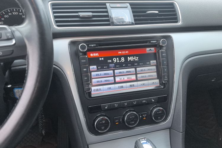 大众 帕萨特 2014款 1.8TSI DSG尊荣版中控内饰16