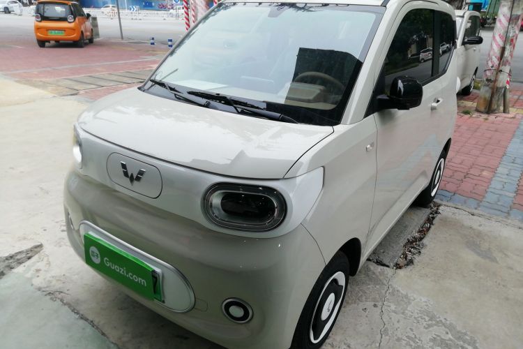 五菱汽车 宏光MINIEV 2024款 第三代 215km 青春版车身外观1