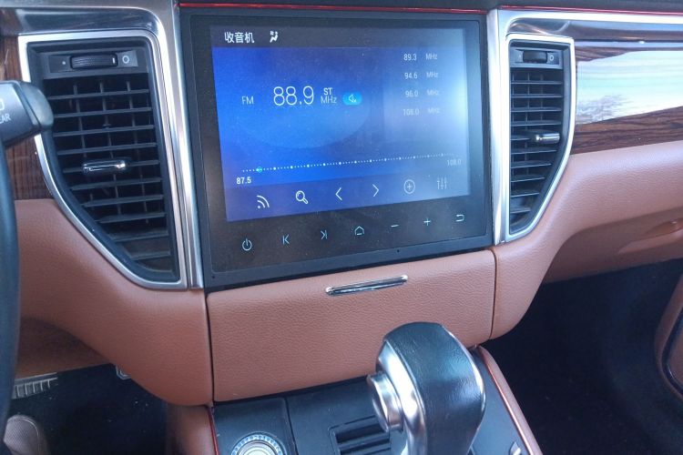 众泰SR9 2017款 2.0T 自动极致之心版中控内饰16