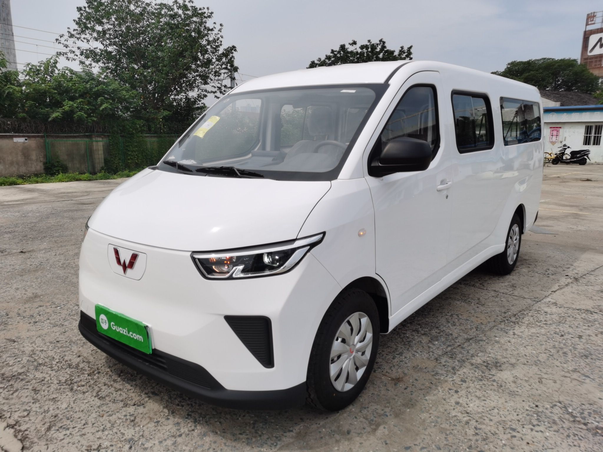 五菱汽车 五菱扬光 2024款 300KM 舒适型客车版 75kW