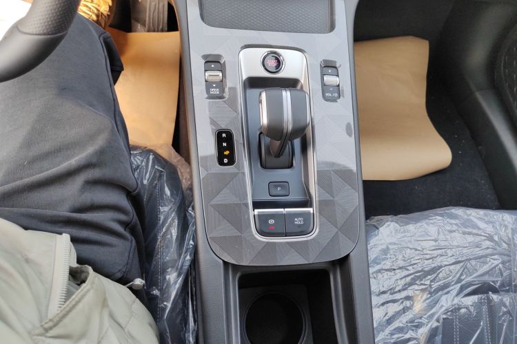 广汽传祺 2024款 270T DCT 影豹S版中控内饰18