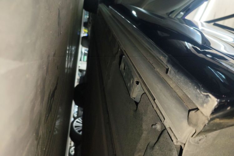 腾势D9 2022款 DM-i 970 四驱旗舰型局部细节9002