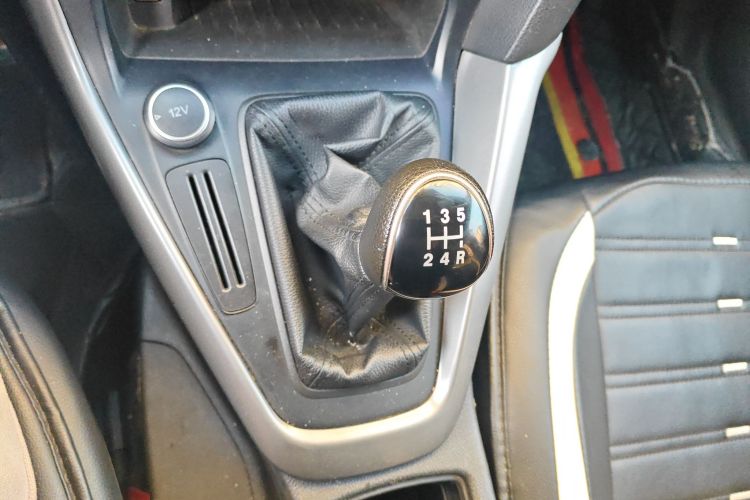 福特 福克斯 2017款 两厢 1.6L 手动舒适型智行版中控内饰18