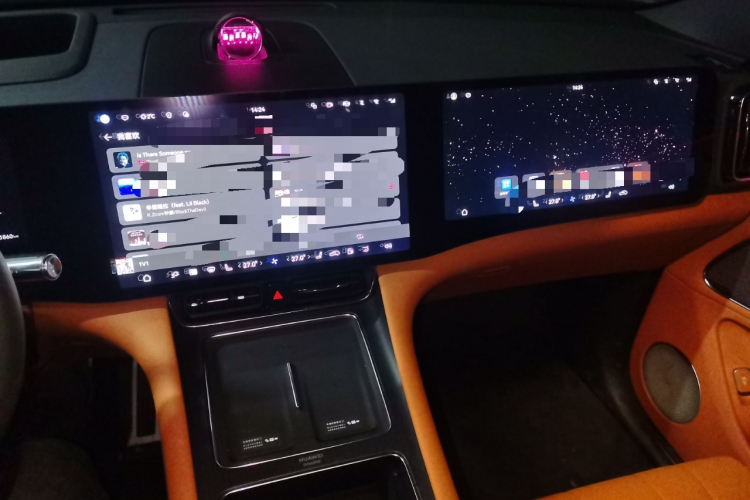 鸿蒙智行 问界M8 2025款 增程 Max版 37kWh 5座版中控内饰16