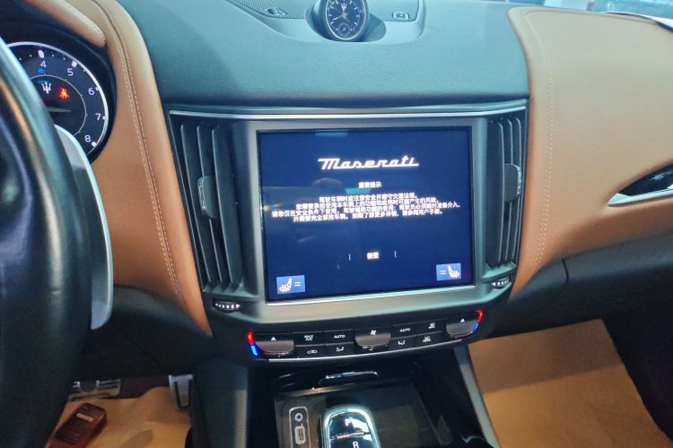 玛莎拉蒂 Levante 2022款 2.0T GT锋芒版中控内饰16