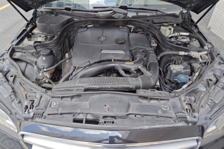 奔驰E级 2015款 E 260 L 运动型局部细节24