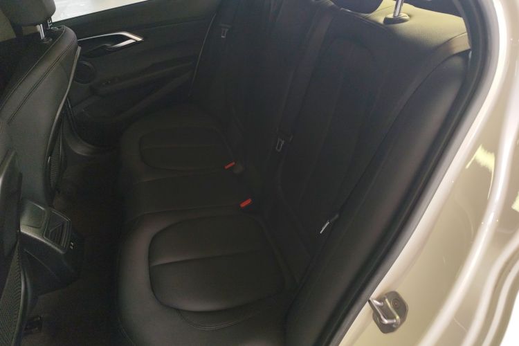 宝马1系 2018款 改款 118i 运动型中控内饰7004