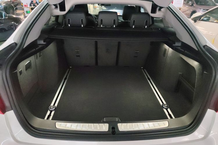 宝马3系GT 2018款 320i 时尚型机舱底盘23