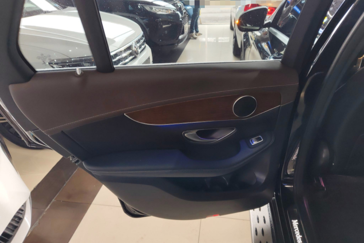奔驰GLC 2021款 GLC 260 L 4MATIC 豪华型中控内饰7008