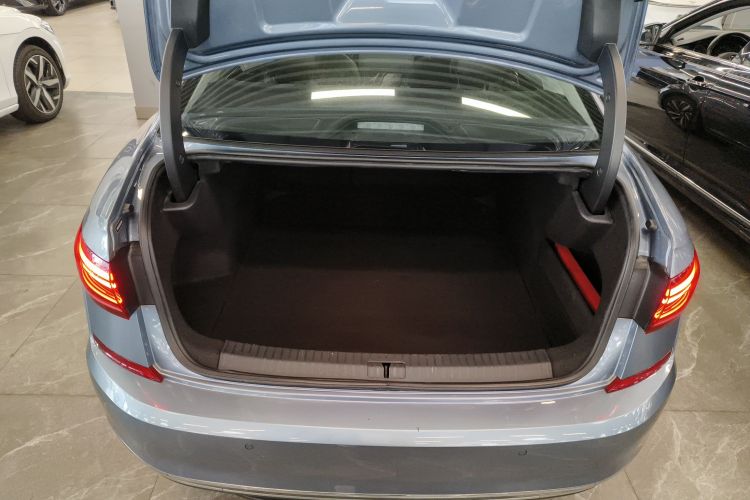 大众 帕萨特 2022款 330TSI 精英版机舱底盘23