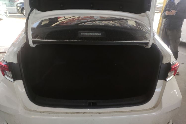 丰田 卡罗拉 2019款 1.2T S-CVT GL先锋版局部细节23