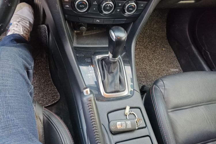 马自达 阿特兹 2014款 2.0L 蓝天豪华版中控内饰18