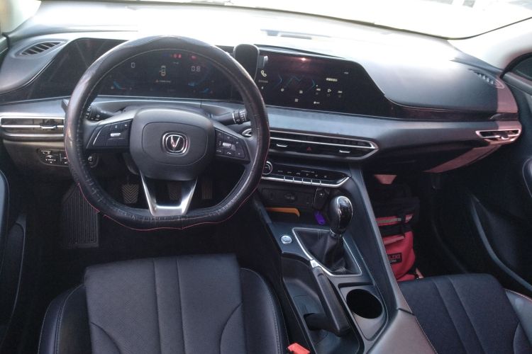 长安 逸动 2021款 PLUS 1.6L GDI 手动豪华型中控内饰7002