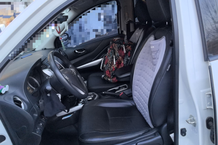 日产 途达 2020款 2.5L XL Upper 4WD 自动四驱豪华版中控内饰19