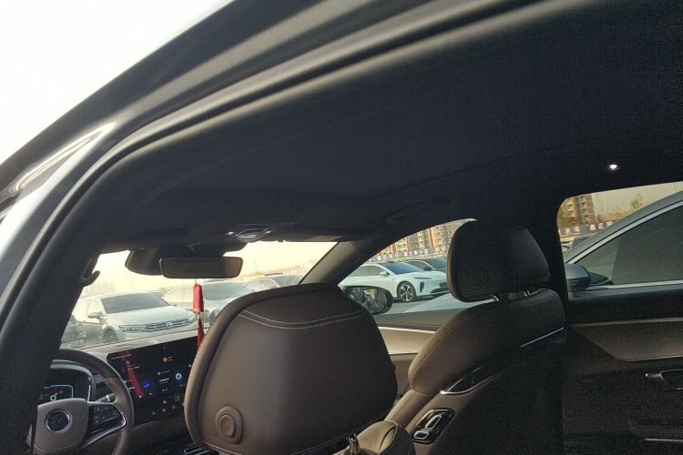 比亚迪 汉 2022款 DM-i 121KM 尊荣型中控内饰22