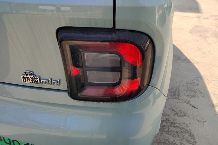 吉利银河 熊猫 2025款 210km 元气熊车身外观9