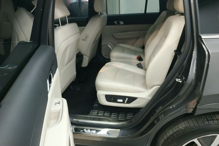 理想汽车 理想ONE 2021款 增程6座版中控内饰7004