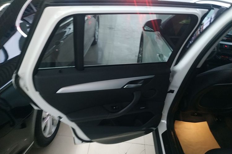 宝马X1 2018款 sDrive20Li 领先型中控内饰49