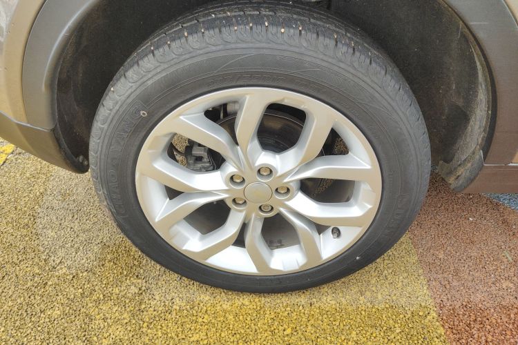 路虎 发现神行 2016款 2.0T HSE车身外观6008