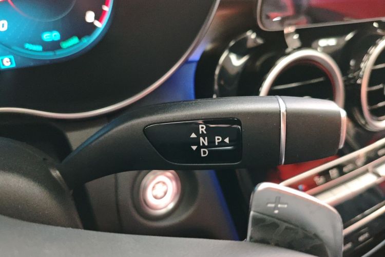 奔驰C级 2019款 C 260 运动版局部细节18