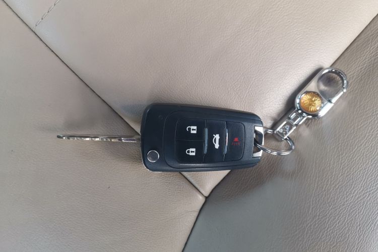 别克GL8 2014款 2.4L 行政版中控内饰7001