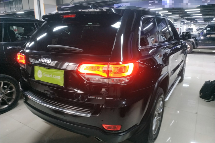 Jeep 大切诺基(进口) 2014款 3.6L 精英导航版车身外观7