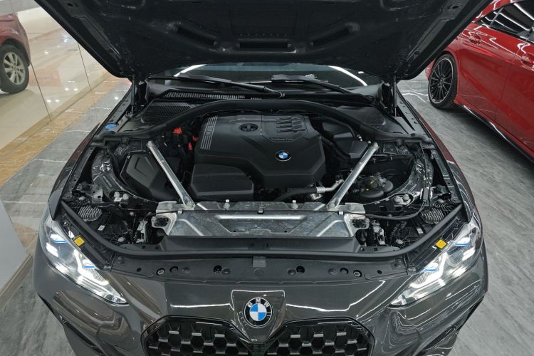 宝马4系 2023款 425i Gran Coupe M运动曜夜套装机舱底盘24