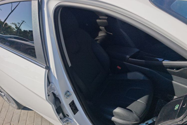 现代 伊兰特 2023款 1.5L CVT GLX精英版局部细节41