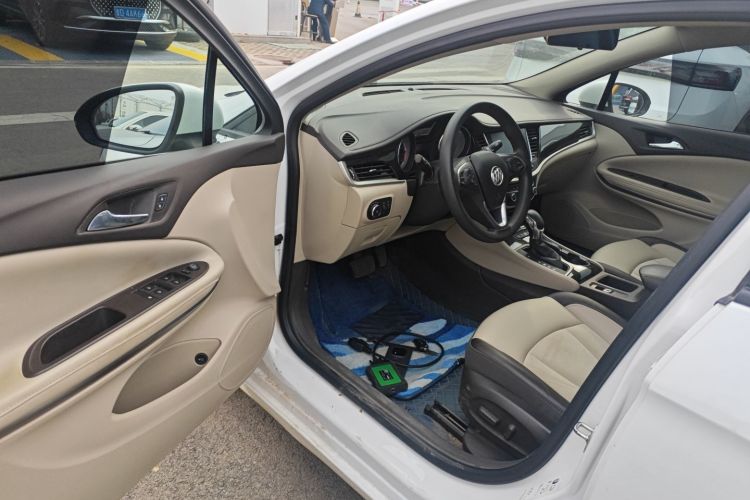 别克 威朗 2017款 三厢 15S 自动领先型中控内饰20