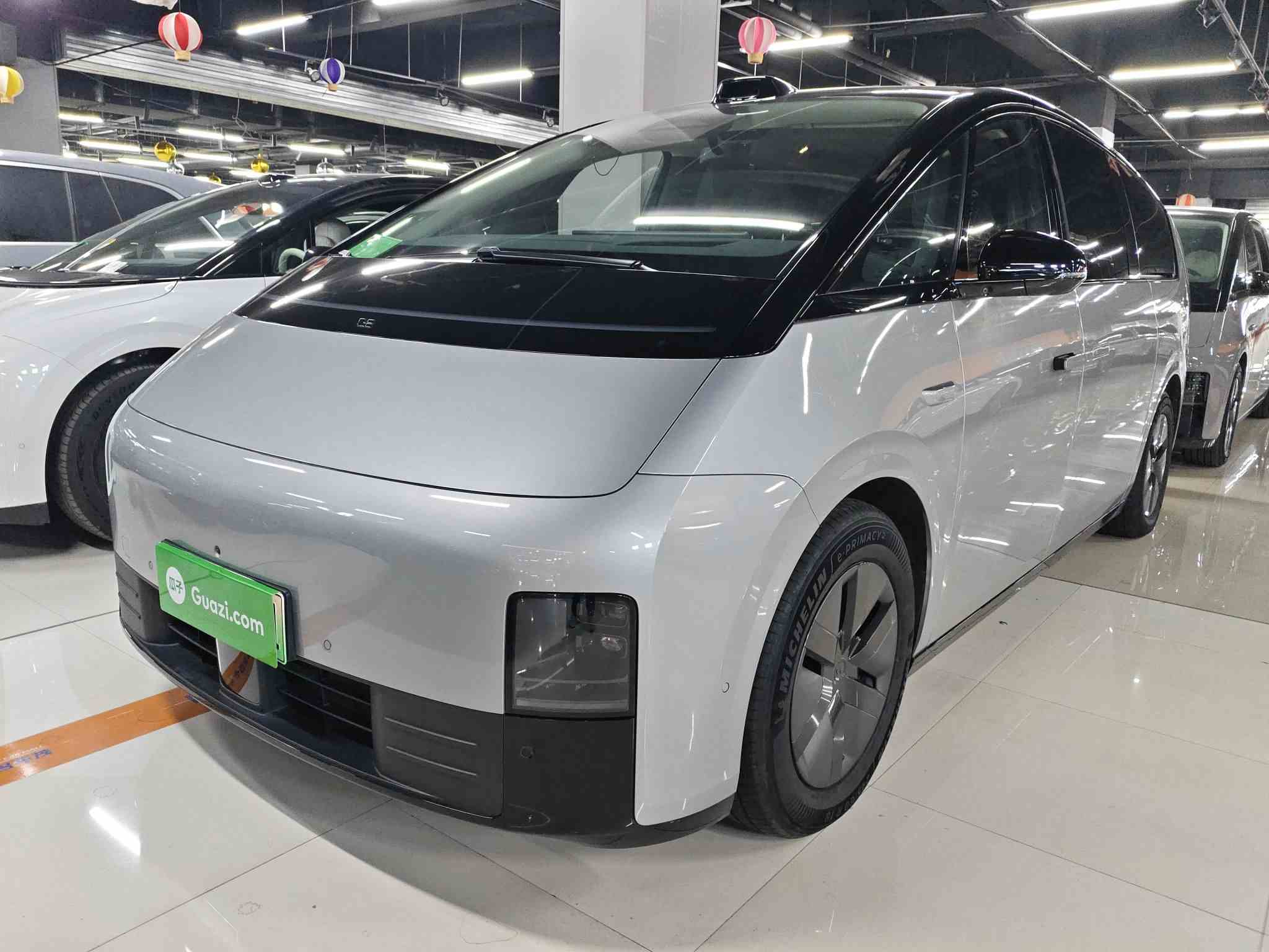 理想汽车 理想MEGA 2024款 Ultra(2)