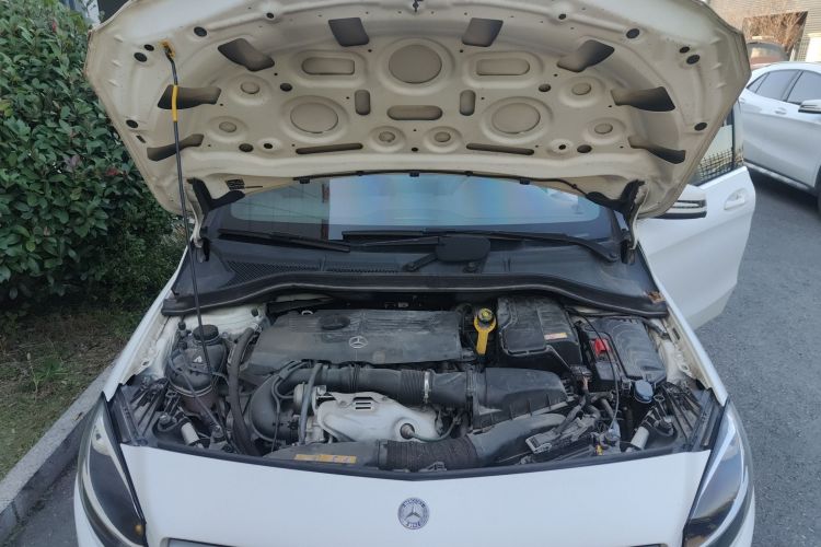 奔驰B级 2015款 B 200 动感型机舱底盘24