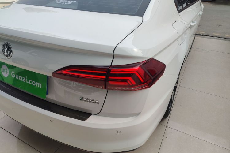 大众 宝来 2020款 1.5L 自动豪华型车身外观9