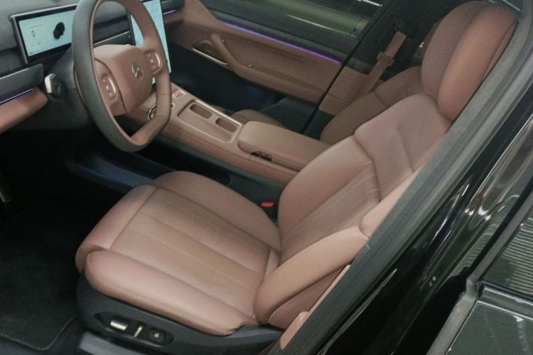 蔚来ES8 2023款 75kWh 行政版中控内饰19