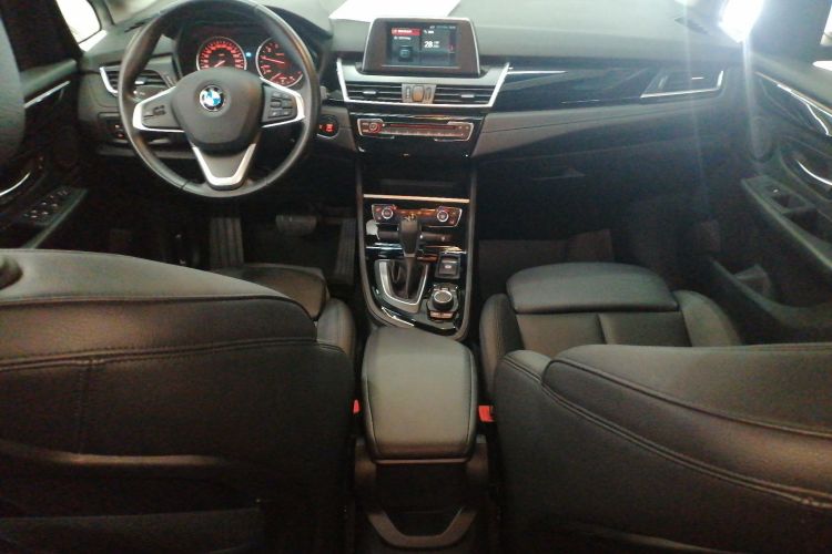 宝马2系旅行车 2016款 218i 运动设计套装中控内饰7002