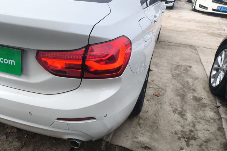 宝马1系 2020款 120i 时尚型车身外观6006