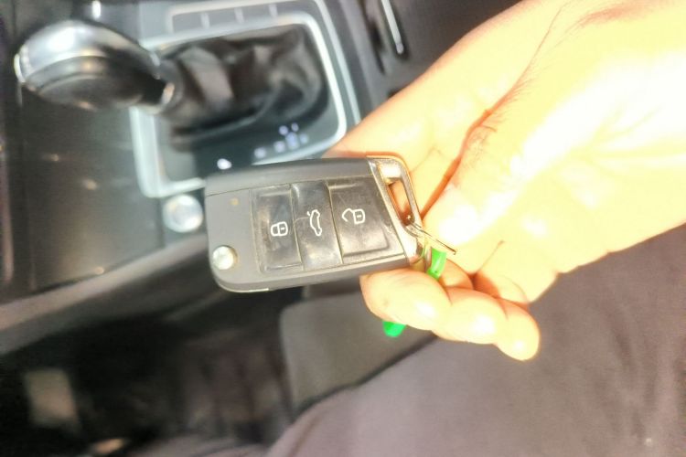 大众 高尔夫 2018款  230TSI 自动豪华型中控内饰7001