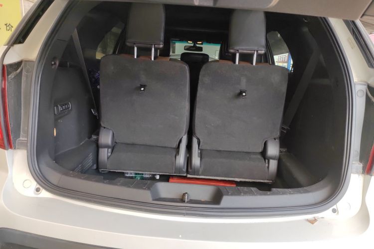 福特 探险者(进口) 2013款 3.5L 尊享型机舱底盘23