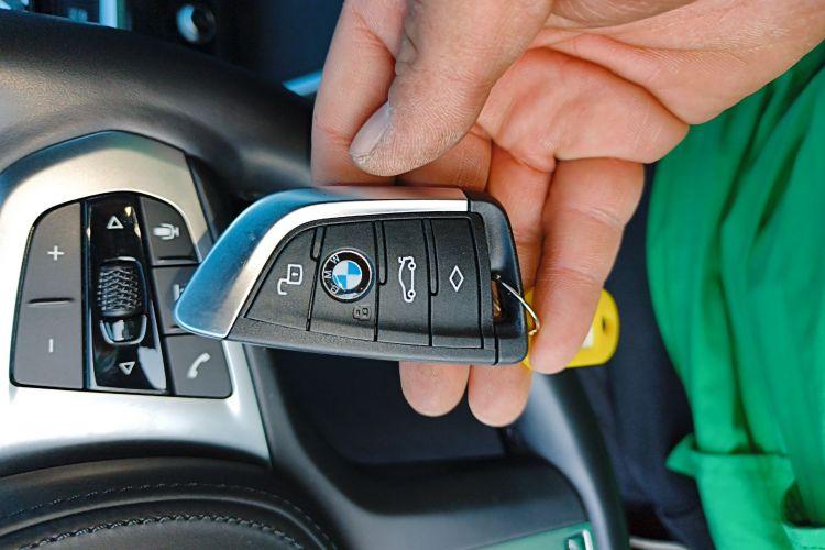 宝马3系 2022款 325i M运动套装中控内饰11