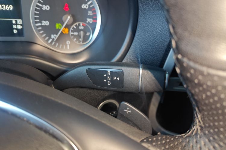 奔驰 威霆 2018款 2.0T 商务版 国VI局部细节18