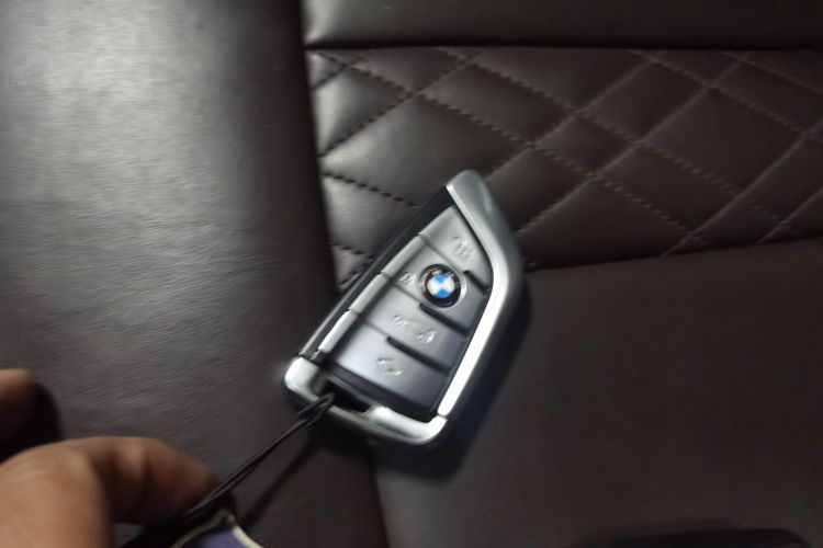 宝马5系 2020款 530Li 领先型 豪华套装中控内饰7001