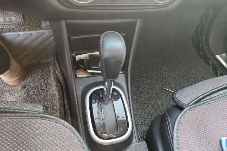 日产 轩逸 2019款 经典 1.6XE+ CVT智联领先版中控内饰18