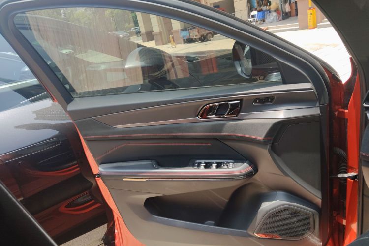 领克05 2020款 2.0TD 四驱劲Halo中控内饰47