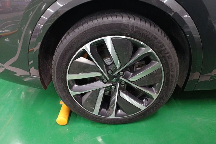 理想汽车 理想L9 2023款 Pro车身外观6008