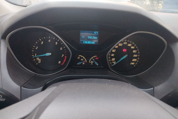 福特 福克斯 2012款 三厢 1.6L 手动舒适型中控内饰14