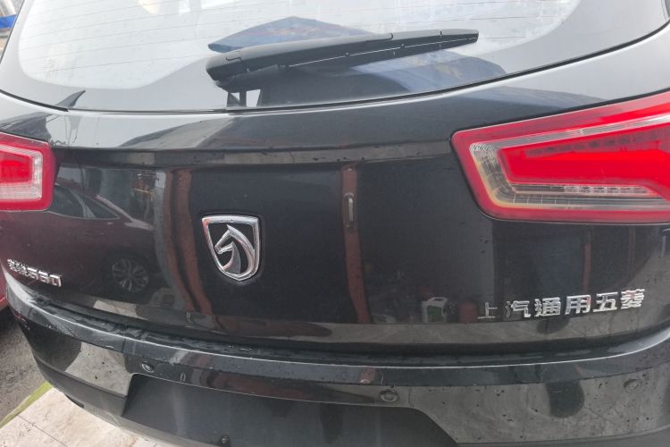 宝骏560 2016款 1.8L iAMT豪华型车身外观6