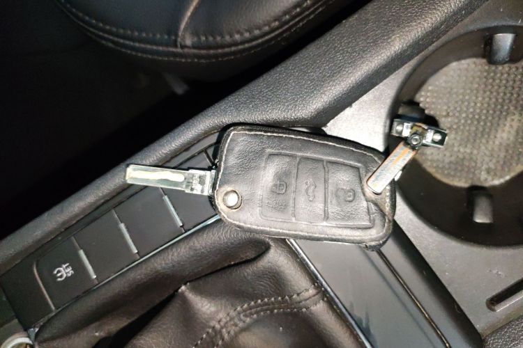 大众 凌渡 2015款 230TSI 手动风尚版中控内饰11