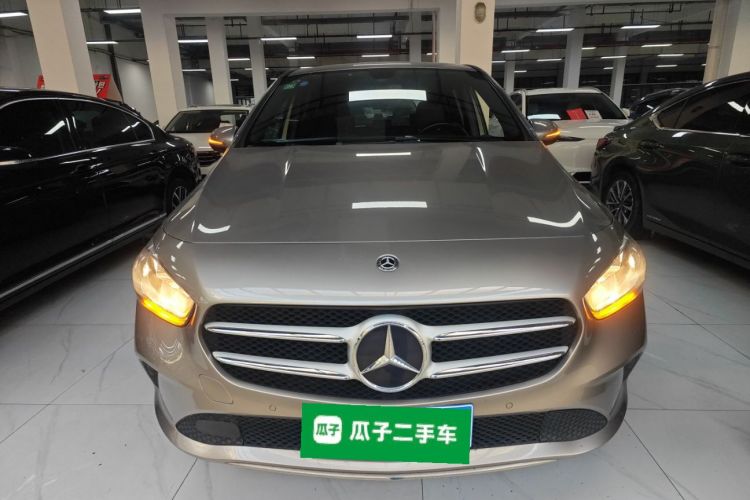 奔驰B级 2020款 B 180车身外观2