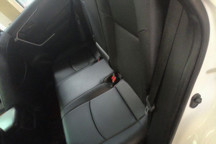 丰田 威兰达 2023款 2.0L CVT两驱领先版中控内饰21